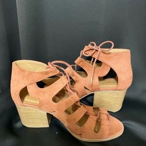 Laced heels